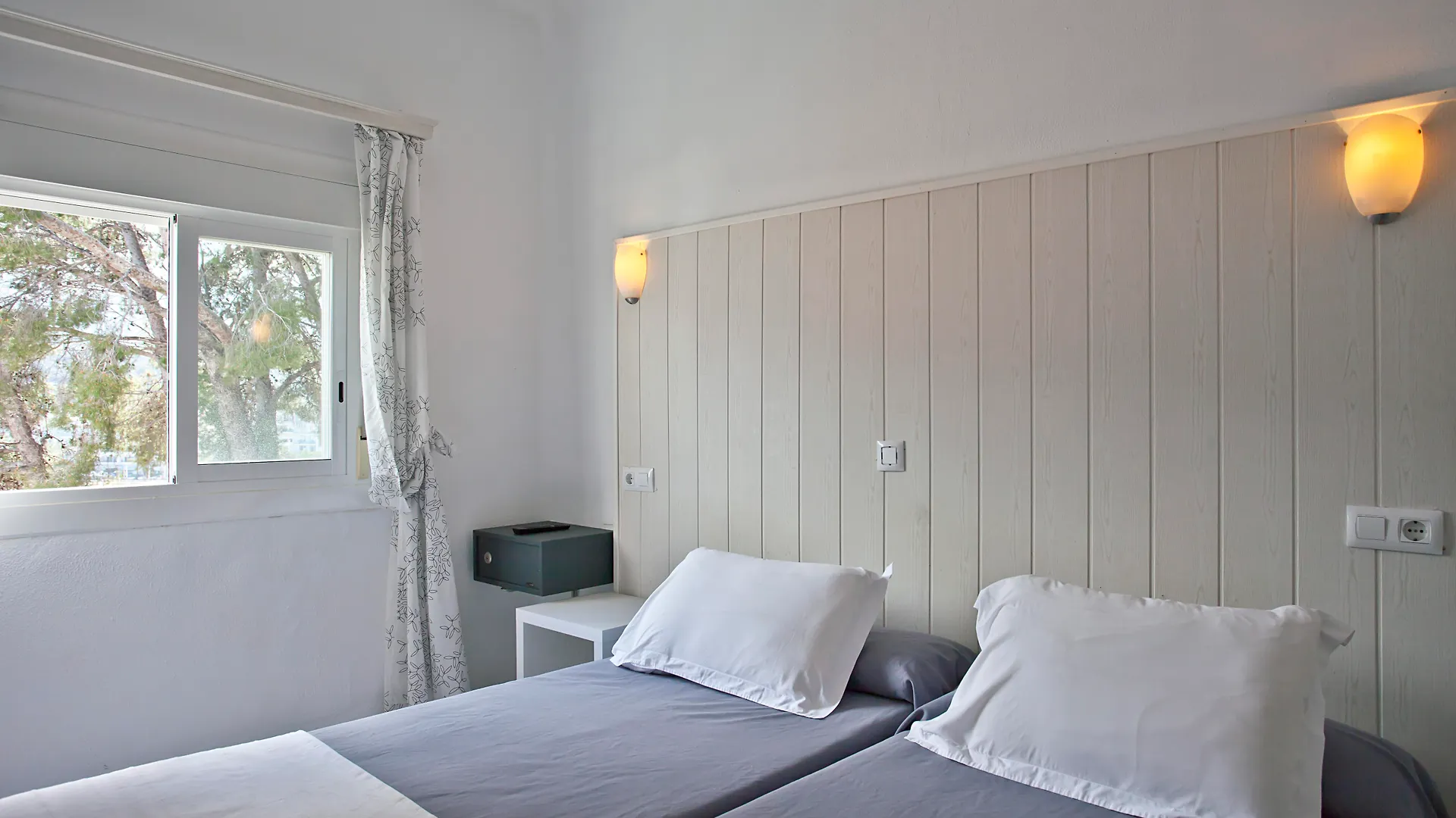 Отель Salino Port Soller Пуэтро де Соллер Испания